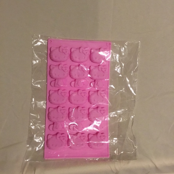 NEW Hello Kitty ice cube tray - Picture 3 of 4